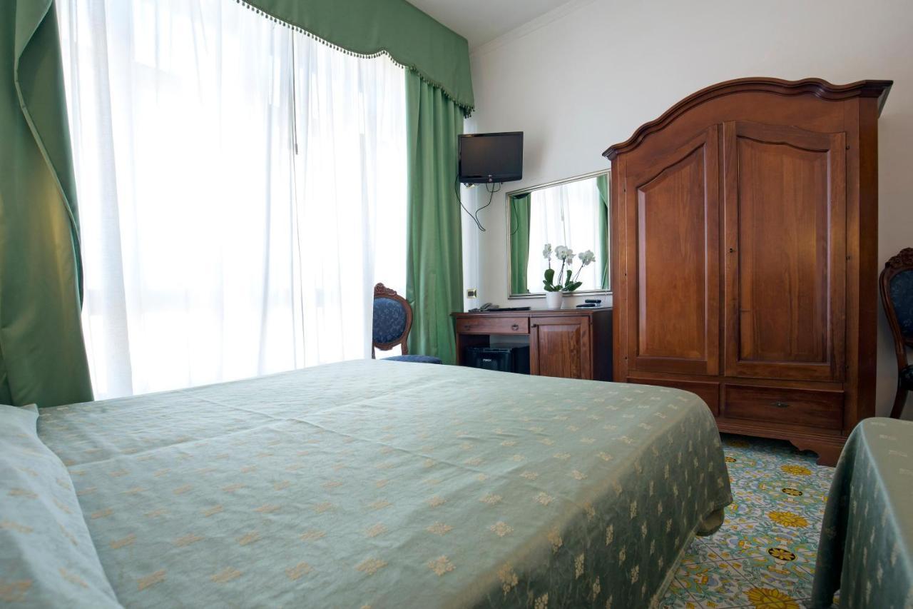 La Panoramica Hotel Castellammare di Stabia Exteriör bild