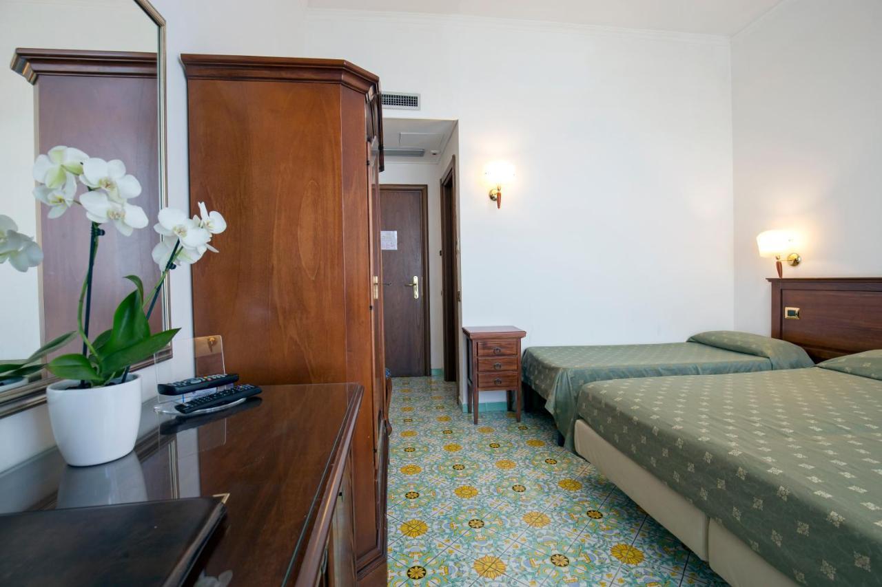 La Panoramica Hotel Castellammare di Stabia Exteriör bild